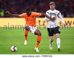 Daley blind, stefan de vrij, joel veltman, matthijs de ligt, nathan ake, denzel dumfries, patrick van aanholt, owen wijndal, jurrien timber. Duelle Duell Timo Werner Deutschland R Versus Denzel Dumfries Nl L Ges Fussball Nationen Liga Niederlande Deutschland 13 10 2018 Fussball Nationen Liga Niederlande Vs Deutschland Amsterdam 13 Oktober 2018 Verwendung Weltweit