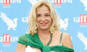 Seriale „orlando, tačiau jau 1987 m. Una Vita Fa Splendido Ricordo Di Simona Izzo Lo Scatto Del Passato