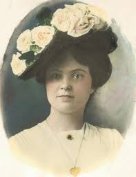 Early prosthetic made for WWl soldiers by the sculptor Anna Ladd. #injury  #wound #war #soldier #veteran #prosthetic #sculptor #artist #ww1