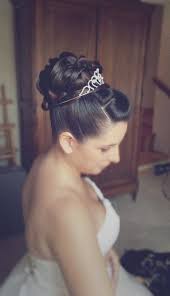 Diademe coiffure mariage odazz mariage. Eva Bride Chignon Haut Vagues Diademe Bridal Beauty Messy Updo Wavy Hair
