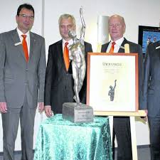 Genossenschaftliche beratung für private banking. Bank Des Jahres 2012 Aushangeschild Im Schwalm Eder Kreis Hohe Auszeichnung Fur Vr Bank Durch Banken Oskar Schwalmstadt