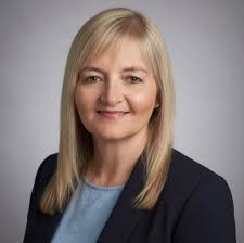 Ek glo 'n Pa moet nie sy dogter leer hoe om 'n prinses te wees nie. Hy moet  haar wys hoe word 'n prinses behandel. Dán sal sy die regte man eendag