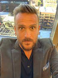 Jason segel is an american actor and comedian best known for his role as marshall eriksen in the cbs sitcom 'how i met your mother'. Jason Segel On Twitter So At 2pm Est I Will Be Live Doing An Online Q And A With My Amazing Writing Partner Kirsten Miller Come Join Us Ask Some Questions Https T Co Bffs5mc2r9