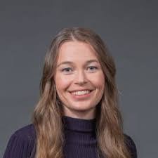 Anneke Smith's Instagram, Twitter & Facebook