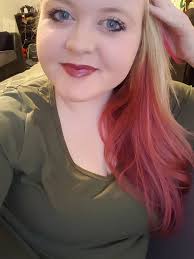 How do I get the gold glitter gloss