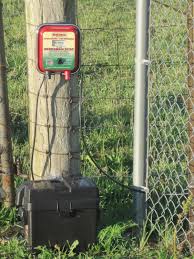 Keeping raccons out from our ac garden protector electric fence kits to our solar garden protection kits , we at zareba® make it easy for you to start protecting your garden while giving you options. A Treatise On Electric Fencing Backyard Chickens Learn How To Raise Chickens