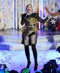 • behind the scenes of gwen stefani's you make it feel like christmas album shoot. Gwen Stefani Pretapes Her Christmas Eve Performance At Rockefeller Center Ice Rink In New York 11 14 2019 Hawtcelebs