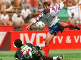 يعد لاعب المنتخب البرزيلي بيليه من أكثر اللاعبين تسجيلا للأهداف الرسمية في تاريخ كرة القدم برصيد767 هدفا. Ø§ÙƒØ«Ø± Ù„Ø§Ø¹Ø¨ Ø³Ø¬Ù„ Ø§Ù‡Ø¯Ø§Ù ÙÙŠ Ù…Ø¨Ø§Ø±Ø§Ø© ÙˆØ§Ø­Ø¯Ø© Tacteec