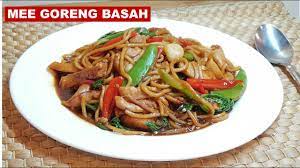 See more of resepi mee goreng basah on facebook. Mee Goreng Basah Stir Fry Noodle With Gravy Youtube