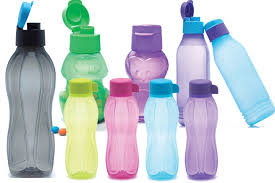 Botol minum berbahan gelas dengan variasi sablon quote, logo ipc dan logo bumn. Terobosan Berkelanjutan Tupperware Eco Bottle