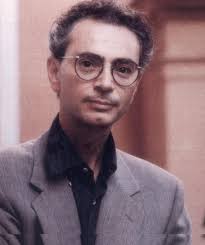Il suo pseudonimo è un omaggio al musicista e attore lelio luttazzi. A Spasso Nella Caverna Blog Di Luigi Grazioli Daniele Del Giudice Lo Stadio Di Wimbledon 1983 Atlante Occidentale 1985