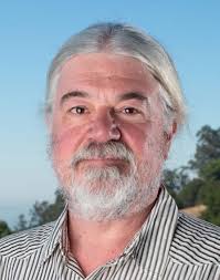 Superconducting niobium nanotip electron field emitter