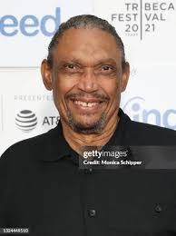 Leon Hawthorne's Instagram, Twitter & Facebook