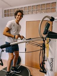 Je synem spisovatelky ivany peroutkové (1960) a bubeníka milana peroutky staršího (1964). Milan Peroutka ãƒ›ãƒ¼ãƒ  Facebook