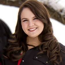 Violet Curran's Instagram, Twitter & Facebook