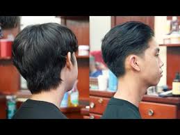 The front curtained hairstyle is an amazing medium length style that … and one with the infamous '90s bleach job. 90 S Haircut Tutorial Youtube