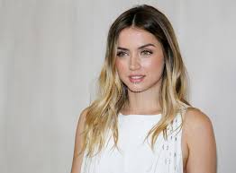 Армас на san diego comic con в 2017 году. Ana De Armas Redaktionelles Stockbild Bild Von Schonheit 102194559