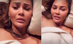 Joseph Gordon-Levitt and Tasha McCauley take a stroll after Sunday brunch