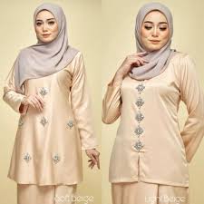 Baju kurung adalah baju longgar yang menjadi dasar dari keseluruhan kostum yang dikenakan. Lagi Tren Baju Kurung Warna Beige Ideku Unik