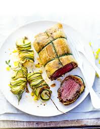 Roti De Bœuf Aux Olives Brik Et Brochettes De Courgettes Pour 6 Personnes Recettes Elle A Table Recette Recettes De Cuisine Recette Plat Unique Roti De Boeuf
