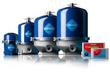 What is a centrifugal oil separator and how does it work?