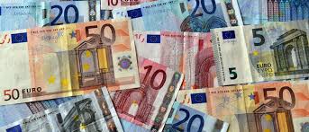 Es fällt auf, dass der 50 euro schein vermutlich der beliebteste unter den eurobanknoten sein. Kommt Der 10 000 Euro Schein