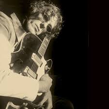 He was one of the most influential rock musicians of south america, and together with charly garcia was considered the father of argentine rock. Luis Alberto Spinetta Albums Songs Playlists Listen On Deezer