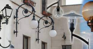 It comes in a handsome cast iron black finish with clear seedy glass that shows through to the light source. Classic Cast Iron Wall Lanterns Cast Iron Wall Arms Kronemag