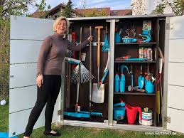 Viel Stauraum Auf Wenig Stellflache Bietet Der Gartenschrank Von Garten Q Das Patentierte Aufbewahrungs Gartenschrank Aufbewahrung Garten Gartengerateschrank