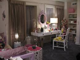 12 Tv Bedrooms You Ll Totally Fall In Love With Pretty Bedroom Room Inspiration Pretty Little Liars Hanna