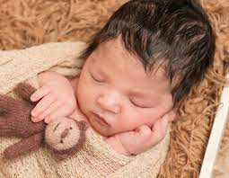 Would You Be Surprised If Your Newborn Came Out Of The Womb With A Full Head Of Hair Most Newborns Will Have Very Little To No Hair Newborn Hairy Newborn Baby