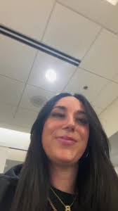 Juliana Schultz's Instagram, Twitter & Facebook