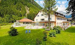 È stato successivamente ricostruito in un punto più sicuro e, ad oggi, è un. Hotel Bad Salomonsbrunn Bagni Di Salomone A Rasun Anterselva Groupon Getaways
