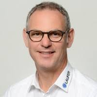 50+ "Thomas Laufer" profiles