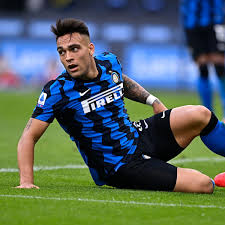 Martínez began his football career in his native argentina, where he made his senior debut in 2015 with racing club.there he spent four seasons and represented the club in. Kegzopqht3rgnm