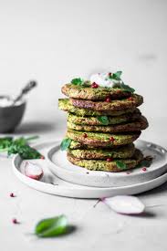 Zucchini Spinat Puffer Mit Zweierlei Dips Rezept Lebensmittel Essen Herzhafte Speisen Rezeptideen