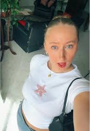 Abby Pennell's Instagram, Twitter & Facebook