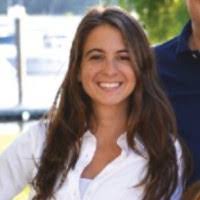 Elizabeth Hensley's Instagram, Twitter & Facebook