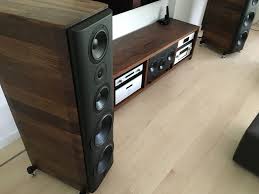 Epingle Sur Speakers