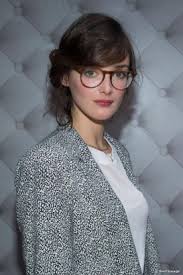 Modele de coupe de cheveux rasé sur le coté. Pinterest Comment Se Coiffer Avec Des Lunettes