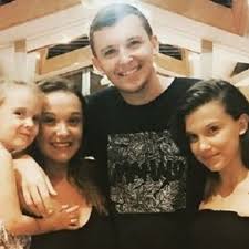 Kelly brown millie bobby brown mother. Millie Bobby Brown Height Weight Age Affairs Biography