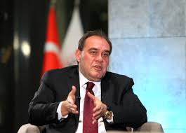 Yıldırım demirören, 24 temmuz 1991 tarihinde revna demirören ile görkemli bir düğün ile evlendiler. Yildirim Demiroren 100 Futbol Programina Katildi Tff Haberleri Tff