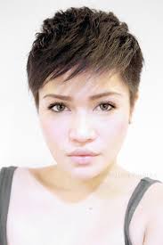 How To Look Feminine With Short Hair Short Hair Styles Short Hair Tutorial Short Curly Haircuts
