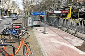 Berlin Charlottenburg U Bahneingang Uhlandstrasse Bleibt Gesperrt Berliner Morgenpost