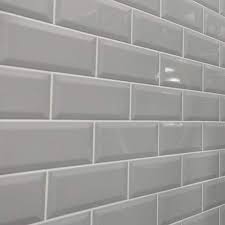 Grout is that thing between tiles that make them stay together. The Bath People 68368 Box Metro Ceramic Kitchen Bathroom Wall Bevelled Edge Brick Effect 44 Tiles Gloss Finish 100mm X 200mm Light Grey Amazon Co Uk Diy Tools