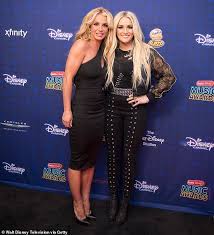 She was born to lynne spears & jamie spears. Britney Spears Calls Out Father Jamie Spears And Sister Jamie Lynn In Expletive Filled Post Us Mail24