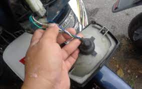 Ini bukan kali pertama penumpang di china harus mendapat kebetulan aku memakai bh yang dibuka dari depan. Punca Lampu Depan Motor Tak Menyala Cakap Pomen Motor