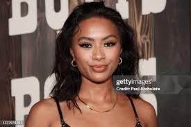 Mia Beyer's Instagram, Twitter & Facebook