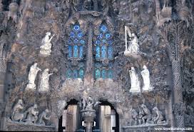 Sagrada familia, pedrera, guell, batllo and how to architect and designer, antoni gaudí was at the forefront of the art nouveau movement in spain. Antoni Gaudi 1852 1926 Daily Art Fixx Spanish Art