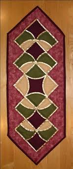 Free Download Table Runner Patterns Free Tips Ideas Special Offers Lots Of Free Qui Quilted Table Runners Quilted Table Runners Patterns Table Runner Pattern